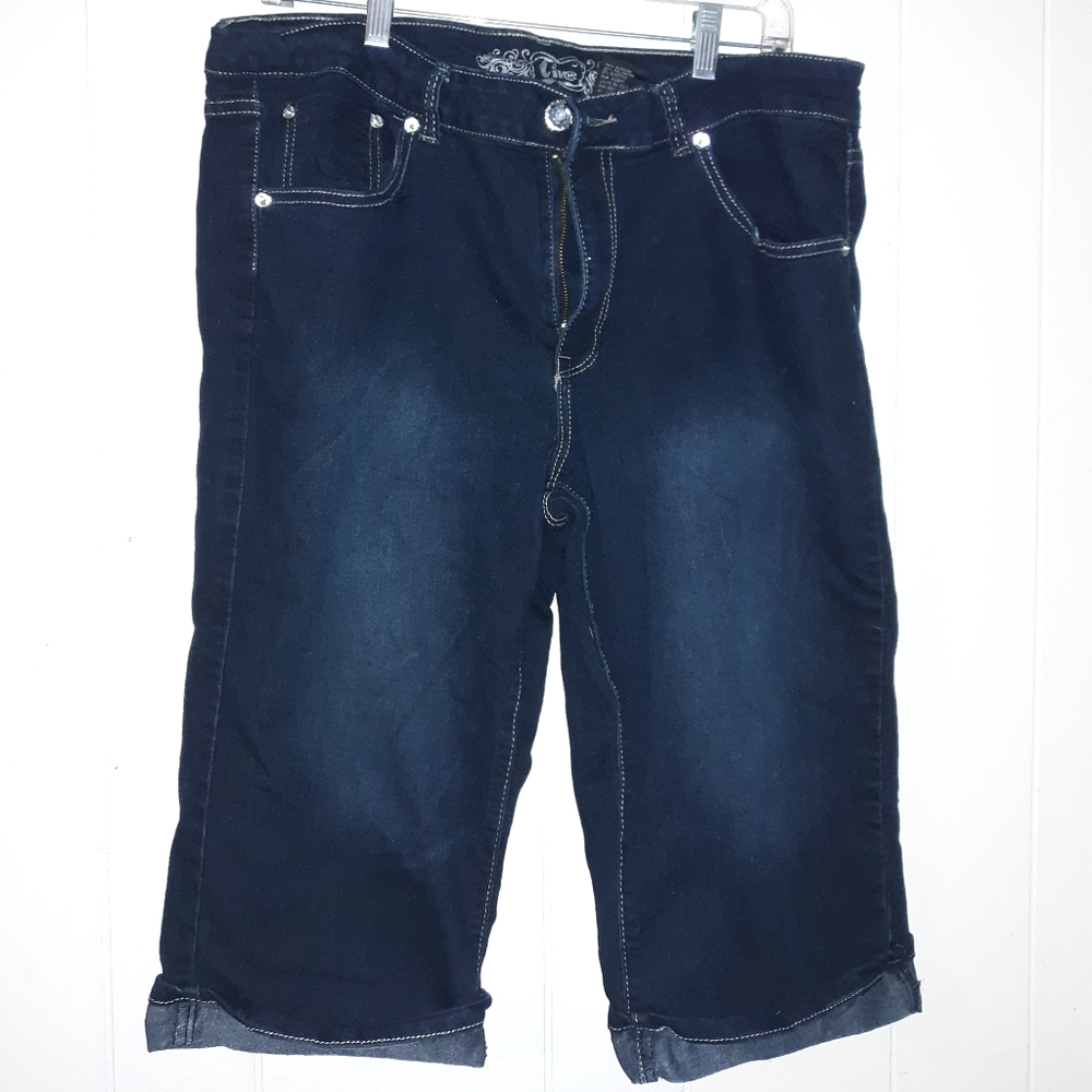 Live Size 18 Jean Capris w diamond/sequin design